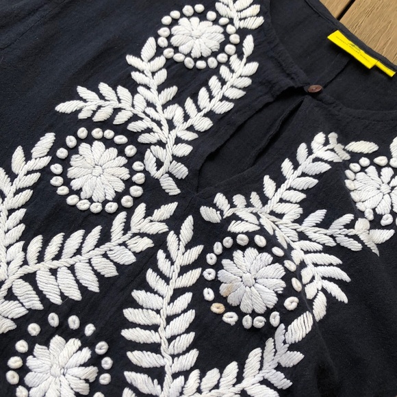 Roberta Roller Rabbit navy blue half sleeve white floral embroidery tunic - Picture 8 of 11